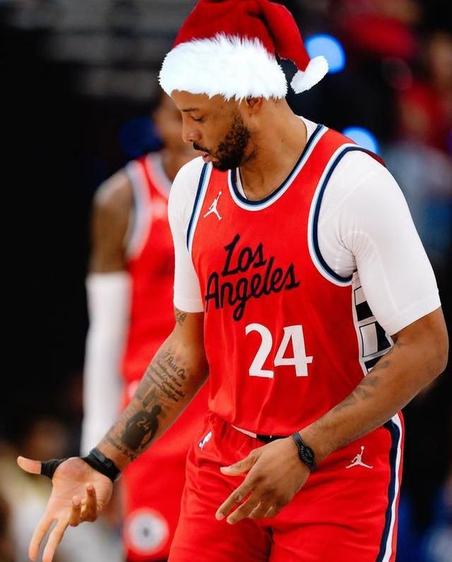 NG娱乐-Ming迎来十二赛季出色发挥，勇士观众热烈欢呼！