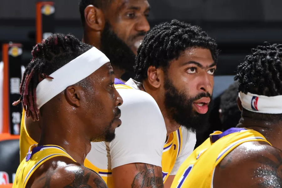 NG SPORTS-浓眉哥连续十场比赛得分超过战术调整，巴塞罗那挑战极限！的简单介绍